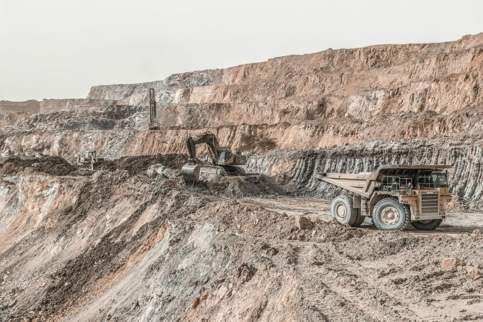 Mining vehicles in environment where localization sensors fail without GPR